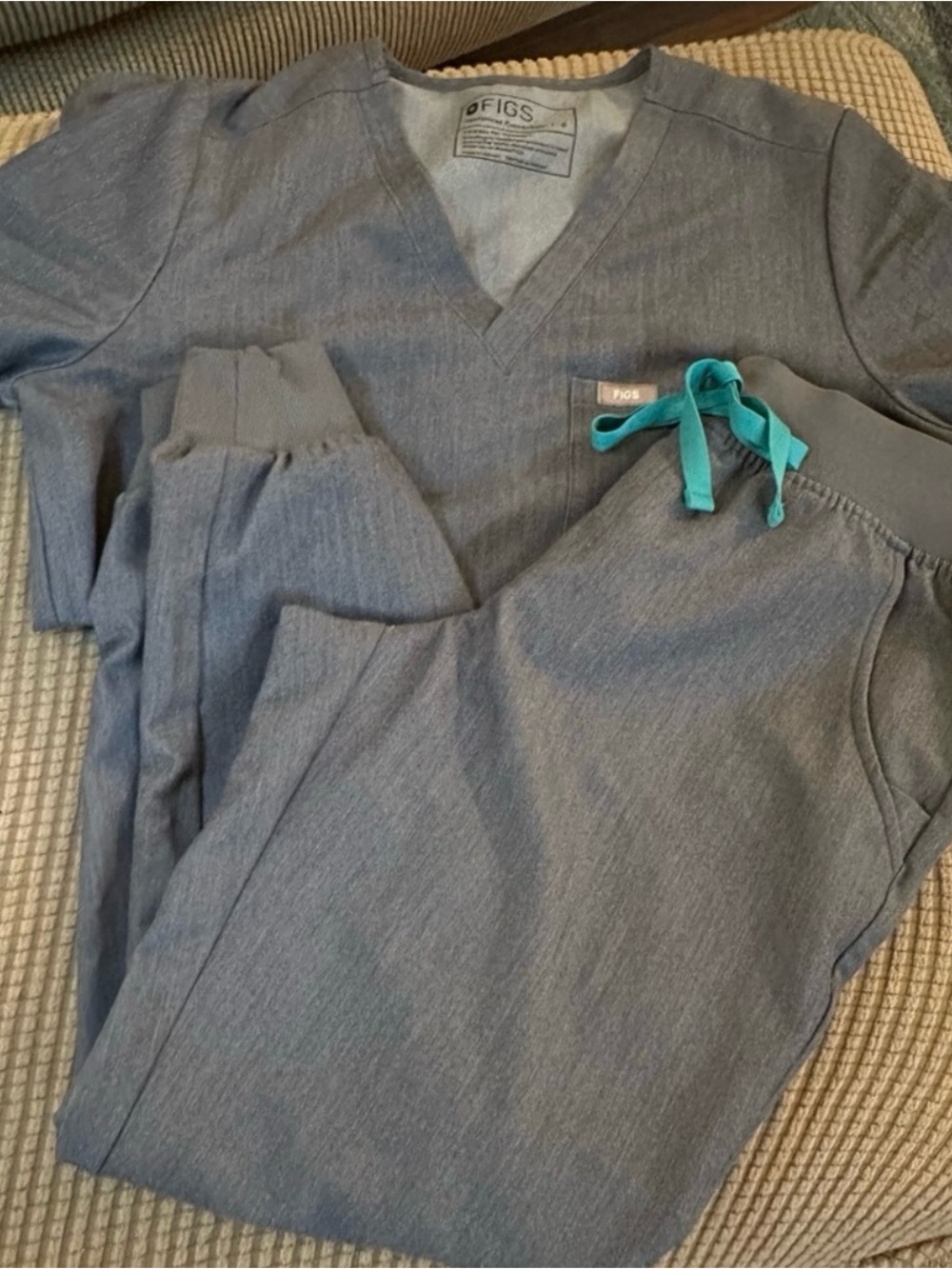 FIGS Heather Slate Gray Scrub Set with Teal Drawstring